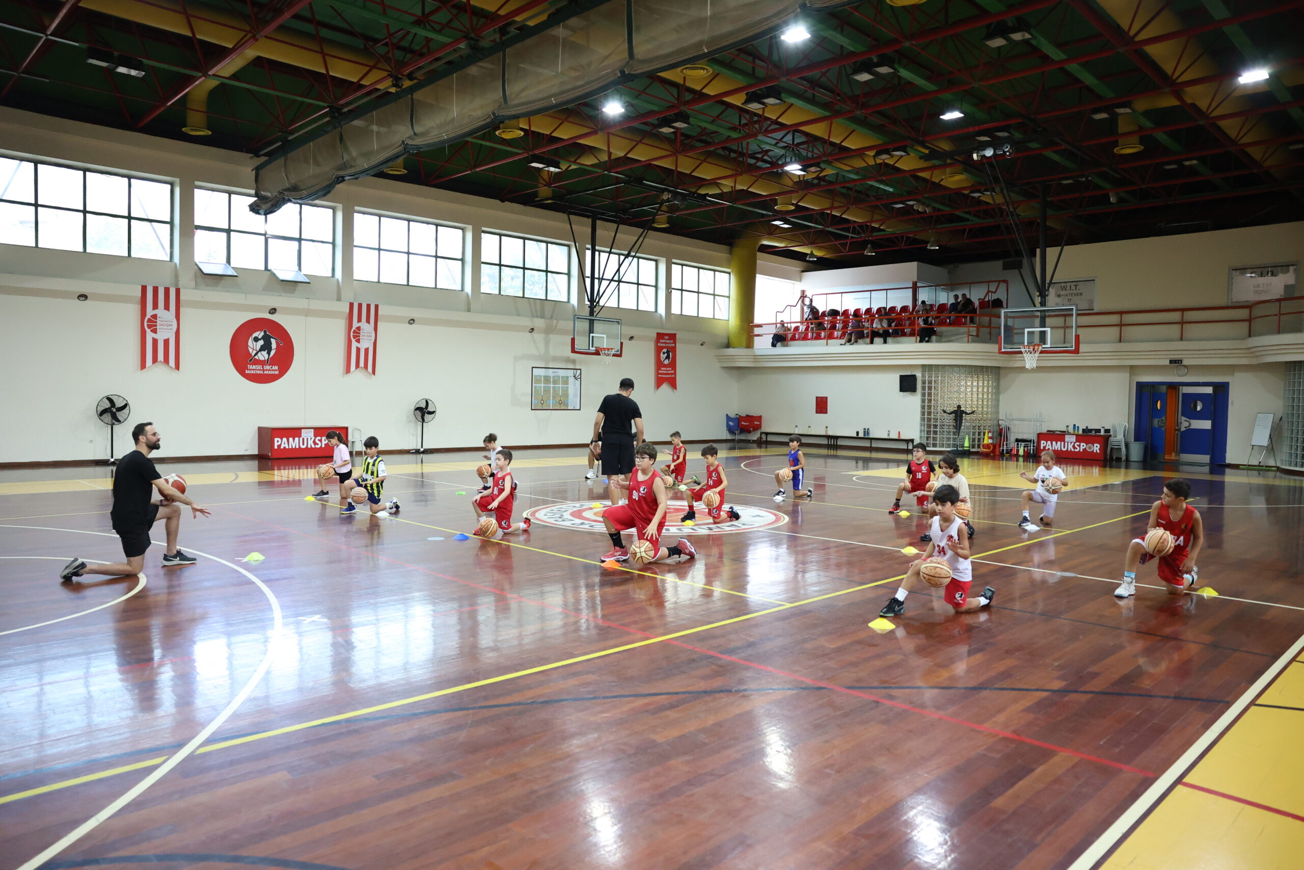 Basketbol Okulumuzda Antrenmanlar Devam Ediyor!