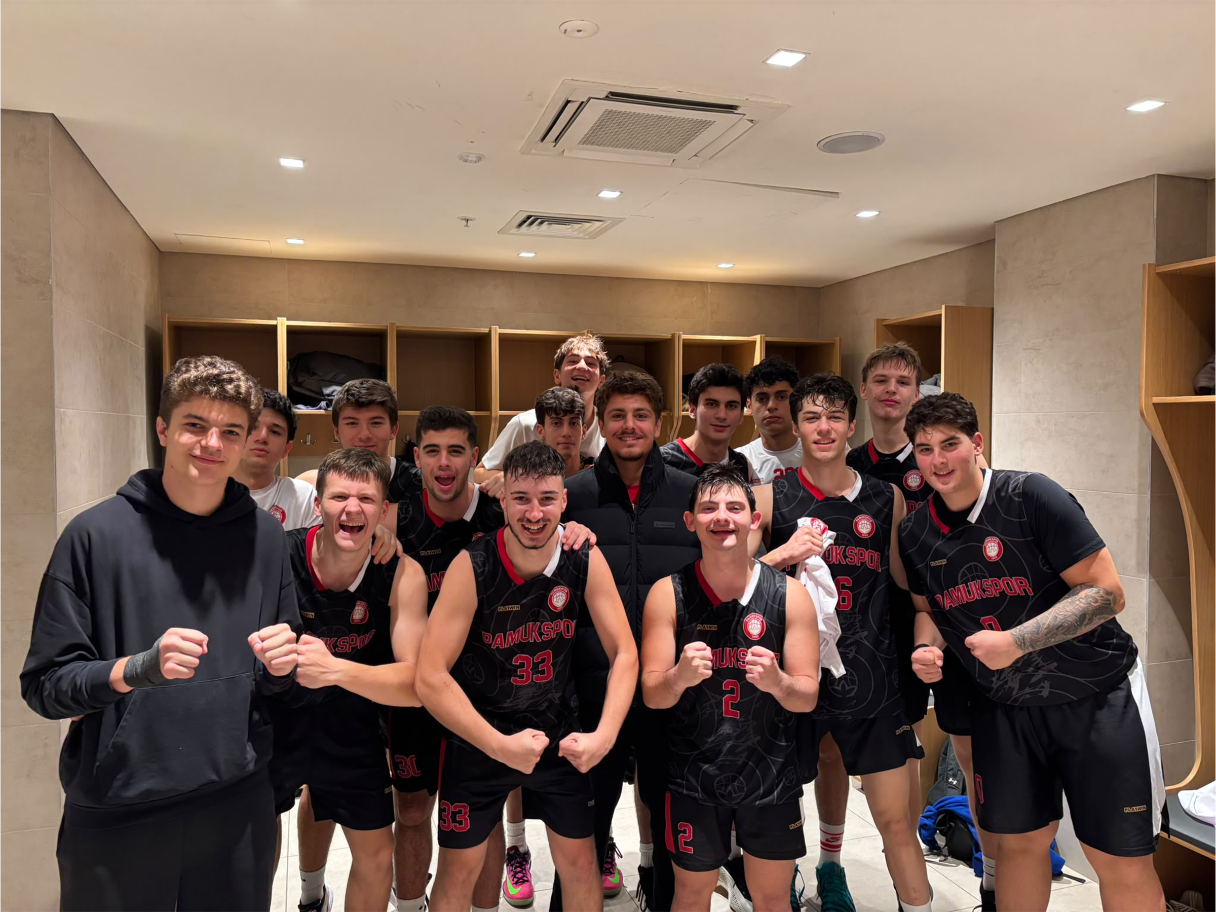 U18A Takımı, TBF Seri A Klasman Grubu maçında Büyükçekmece Basketbol'u 74-69 mağlup etti.